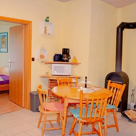 -waldhaus-fewo 3 Apartment Mirow